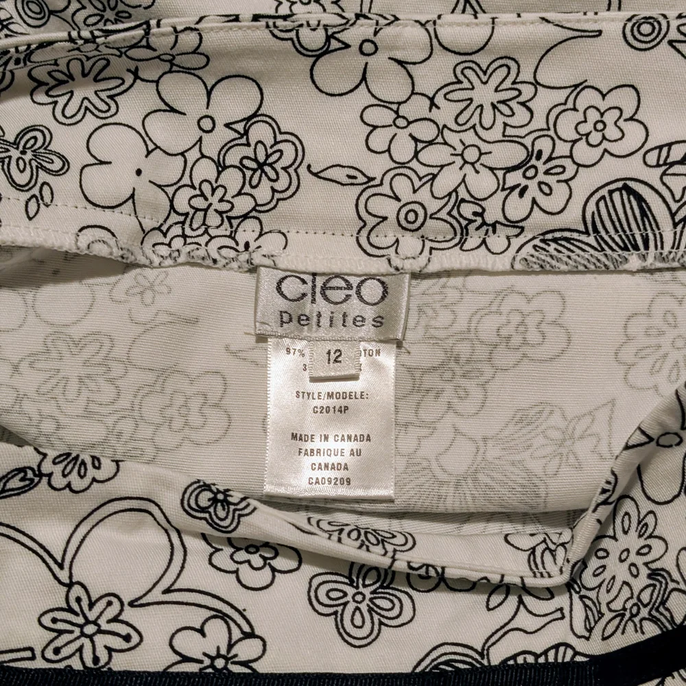 Cleo Black and White Floral Pencil Skirt, Size 12 Petites - Picture 4 of 5